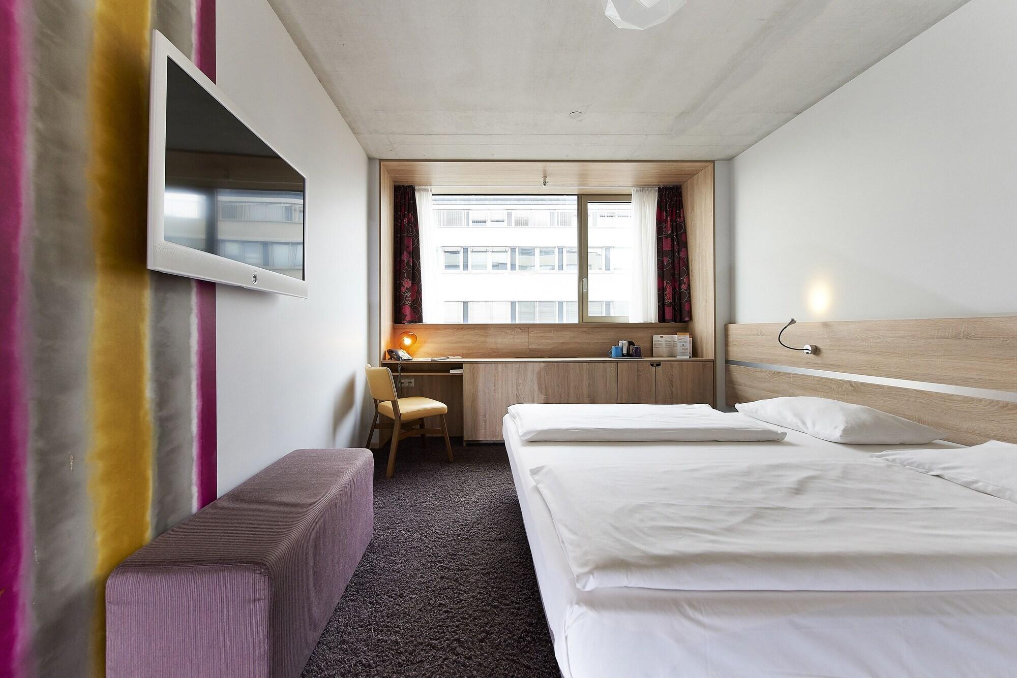Simm'S Hotel - Cityhotel Next To Metro U3 Wien Exteriör bild